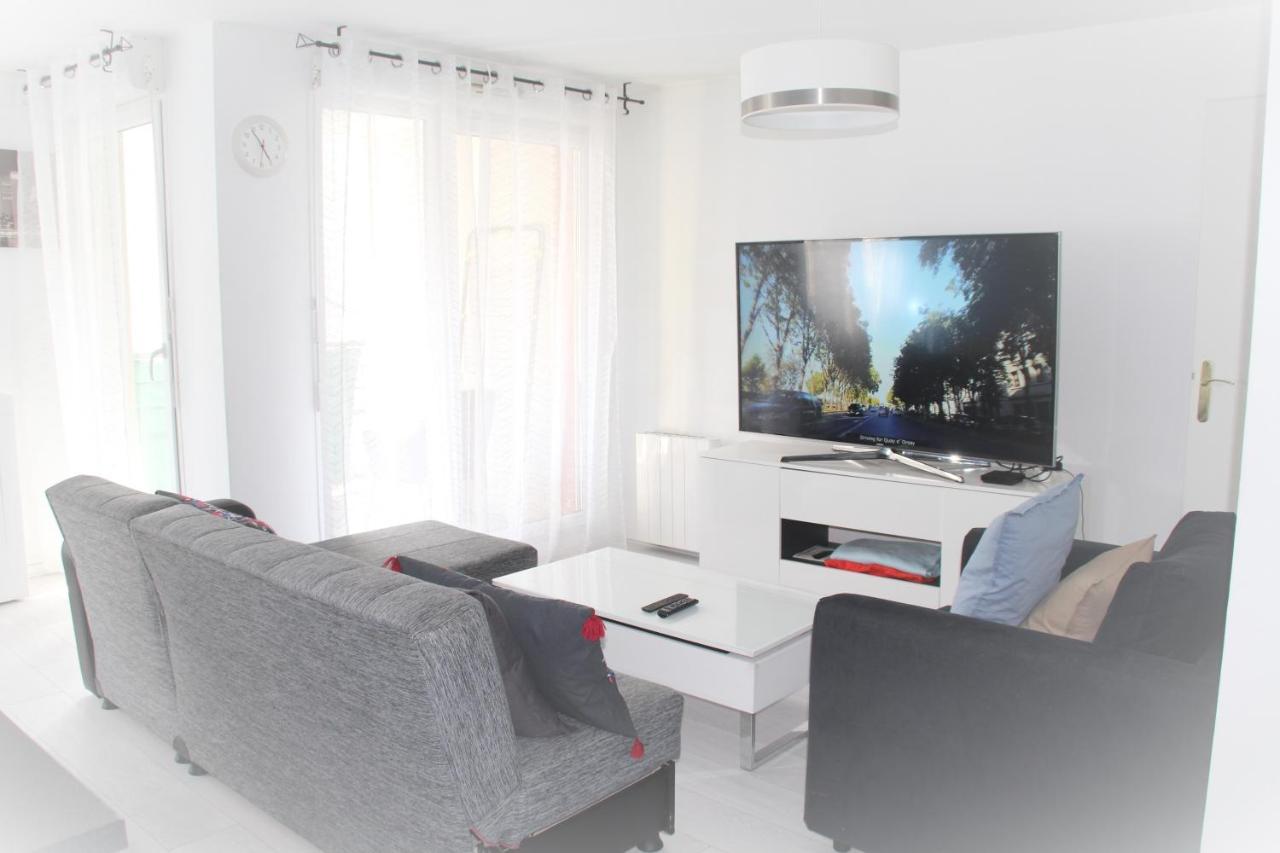 Logement Familial Tout Equipe Saint-Denis-en-Margeride Exterior foto